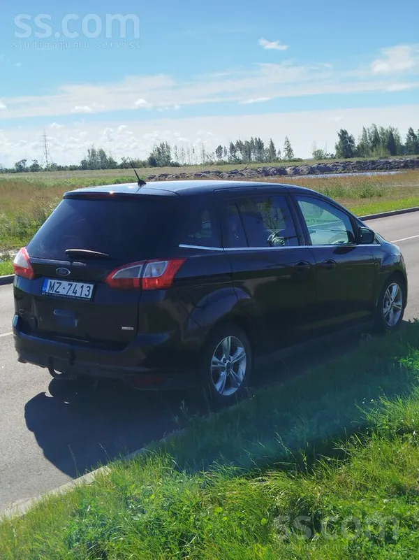 Ford Auto braucamā kartibā. Ir vizuali defekti kas brau