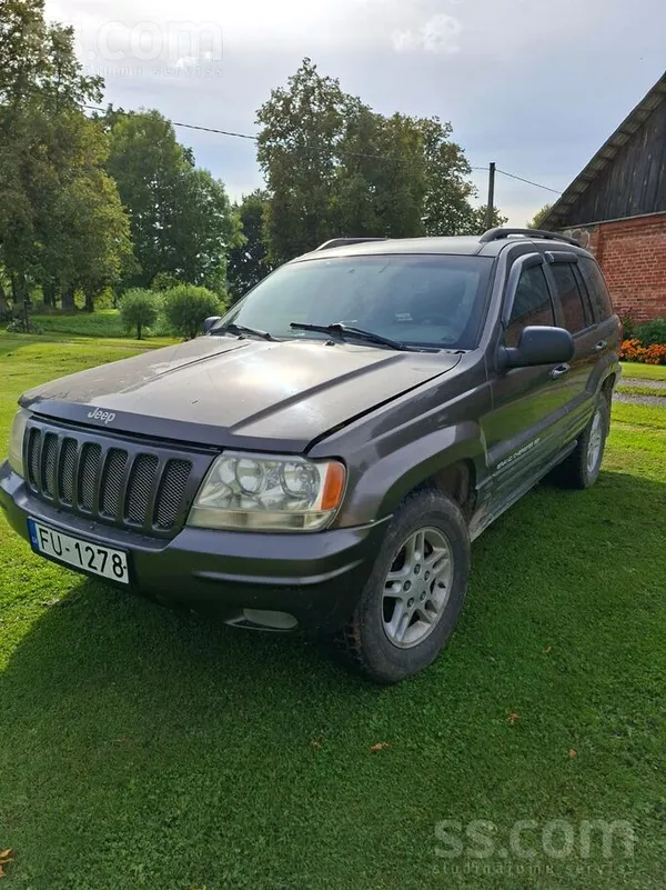 Pārdod tehniski uzturētu auto kas kalpojis medībām. Dubļu piedzīvojumus nav