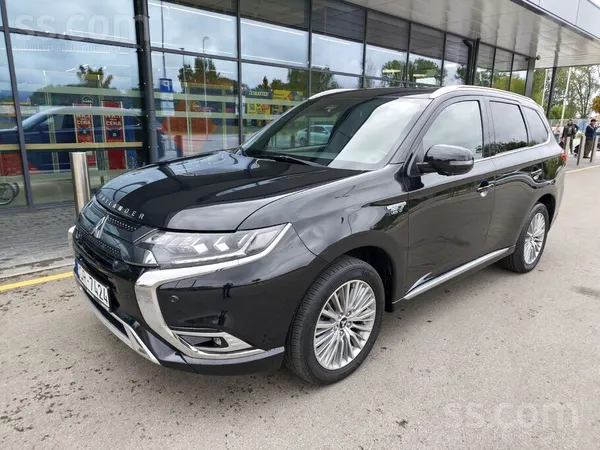 Mitsubishi Mitsubishi Outlander Plug-in hibrīds ar bagātīgu k