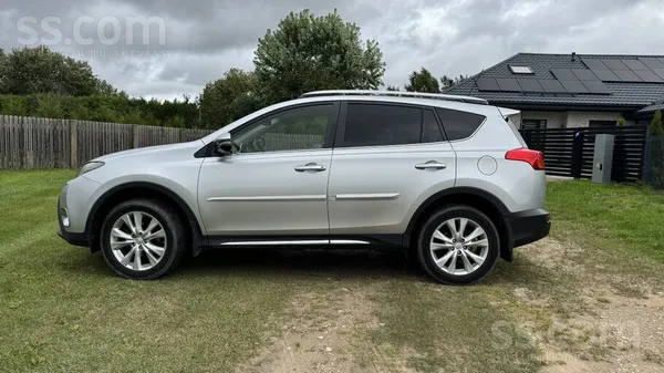 Toyota Pārdodu Toyota Rav4, 2013.gada. 