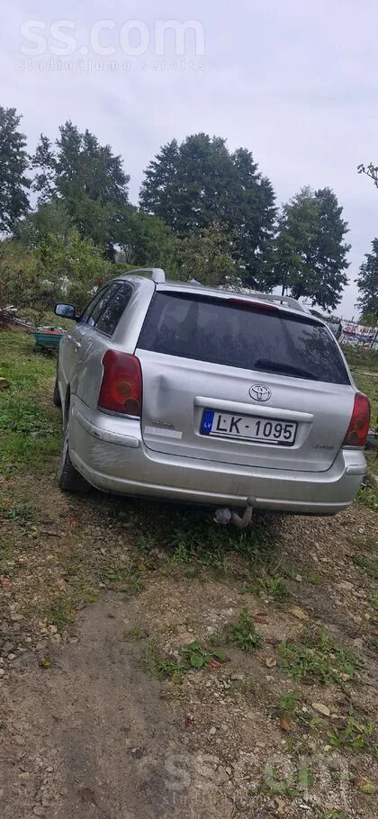 Toyota Avensis 2004, 2.0D dīzelis, Manuāls, Universāls, Sudrabs — Latvijā