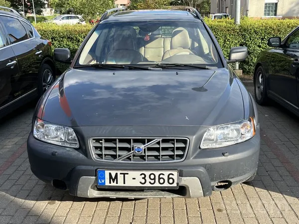 Volvo Volvo bez rūsas ir mazi vizuāli defekti 