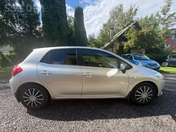 Toyota Auris - 1