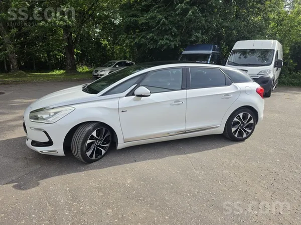 Citroen Pārdodu 2013. gada Citroen Ds5. Hibrīds 2.0 dīzeli