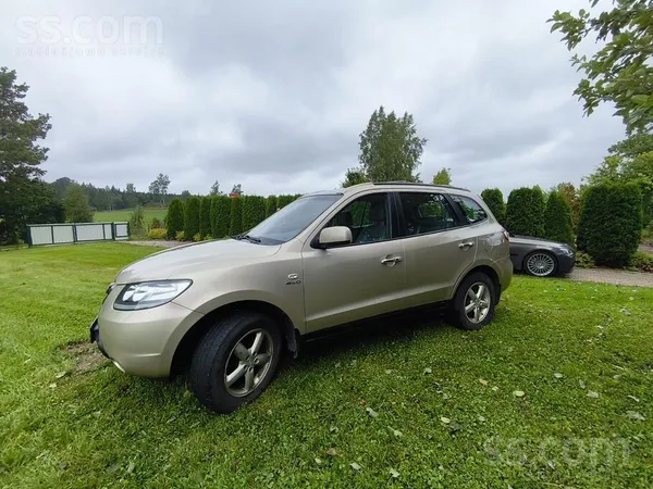 Hyundai Pārdodu uzticamu un ietilpīgu Hyundai Santa Fe. 2.