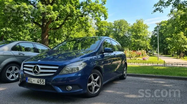 Mercedes B180