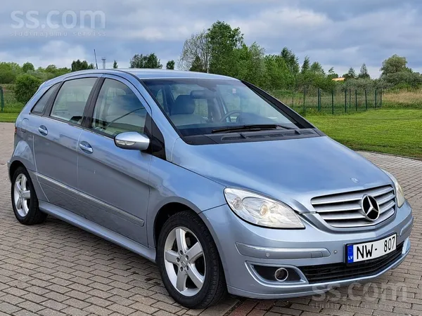 Mercedes B200