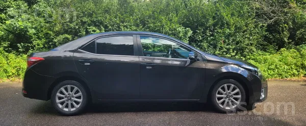 Pārdod labi koptu automašīnu ļoti labā tehniskā un vizuālā stāvoklī. Automaš