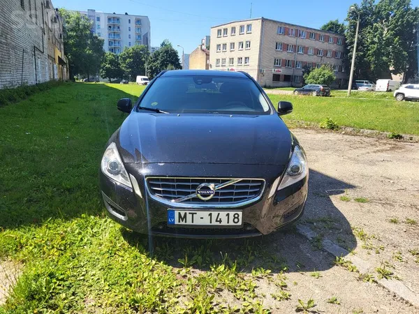 Volvo 120 kW, 5 cilindri. Tehniskā apskate izieta ar pir