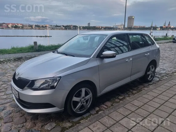 Auto super ekonomisks, vidējais patēriņš ziemā ~ 5.8 pilsētā ~ 4, 8 ārpus pilsētas. 

Salā piedarbinās ar "pus atslēgas pag ...