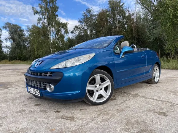 Peugeot Pārdod Peugeot 207 kabrioletu.