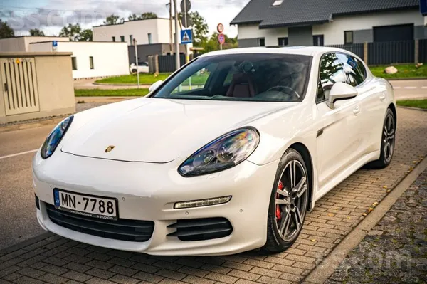 Porsche Pārdod Porsche Panamera 3.6 benzīns, 228 kw, pilnp