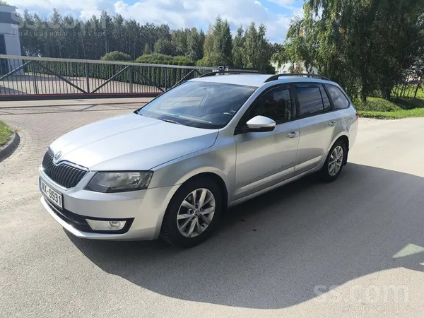 Skoda Automobilis tehniski ir ļoti labā stāvoklī. Dzinēj