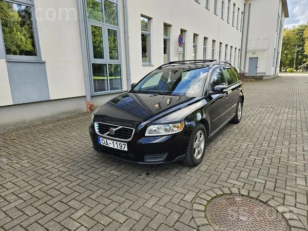 Volvo Pārdodu ļoti ekonomisku Volvo V50, degvielas patēr