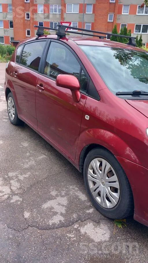 Toyota Pārdodu foršu autiņu. Braukusi tikai un vienīgi ma