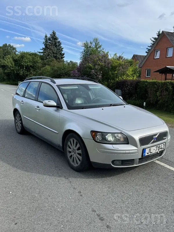Volvo V50