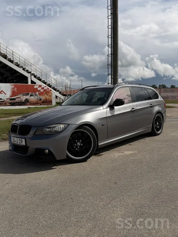 BMW 320