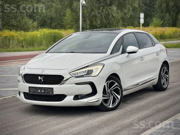 Ds5 Executive vispilnākā komplektācijā. Facelift modelis. Krāsa - balta pērl