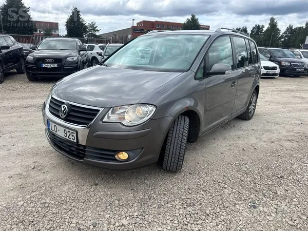 Volkswagen Pārdod VW Touran, 2007. gada. 1.9l dīzelis, mehāni