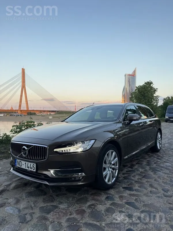 Volvo V90