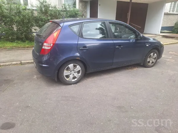 Hyundai i30 2010, 1.6D dīzelis, Manuāls, Hečbeks, Zils — Latvijā