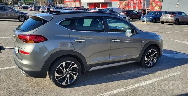 Hyundai Tucson - 1
