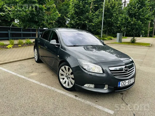 Opel Insignia - 1