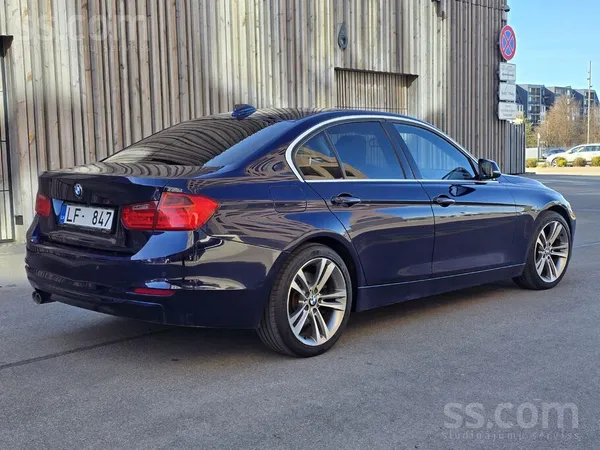 BMW 330 - 1