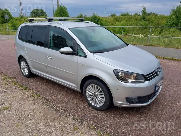 Volkswagen VW Touran ar 2.0 litru (140Zs) dīzeļdzinēju un aut