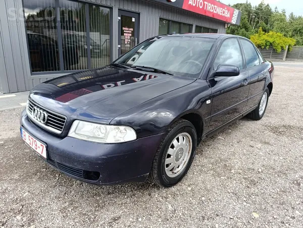 Audi Pārdod Audi A4 1, 6 benzīna dzinējs 2000 gada izla