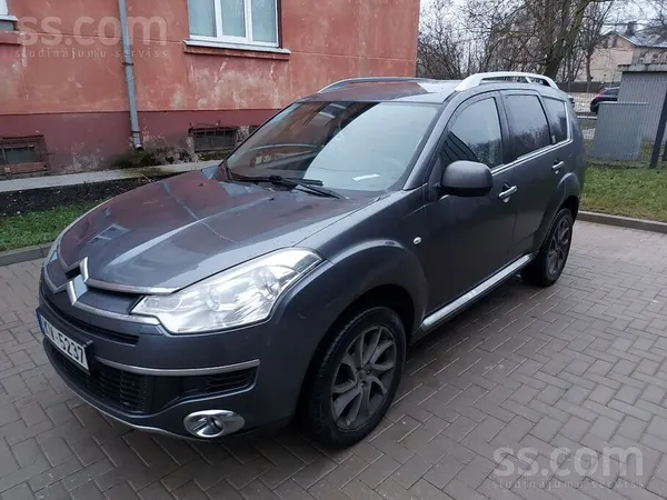 Citroen Pārdod uzticamu un ietilpīgu apvidus auto Citroen 