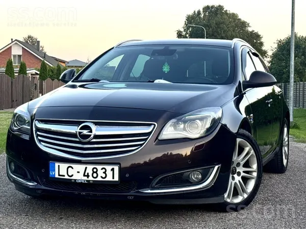 Opel Insignia - 1