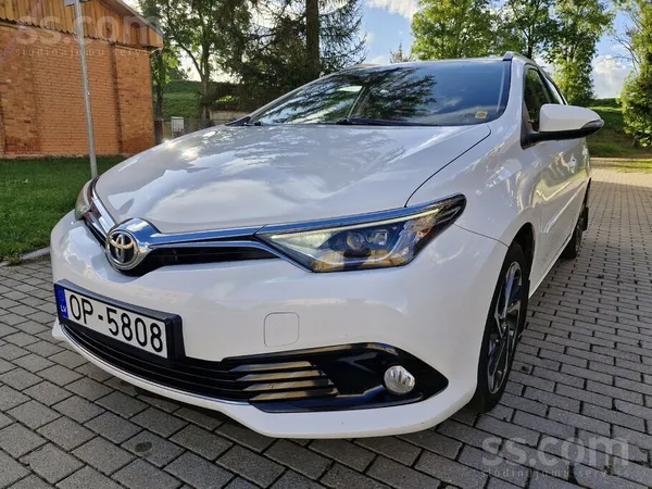 Toyota Auris Facelift. Latvijā nav ekspluatēts.
Teicamā vizuālā un tehnisk