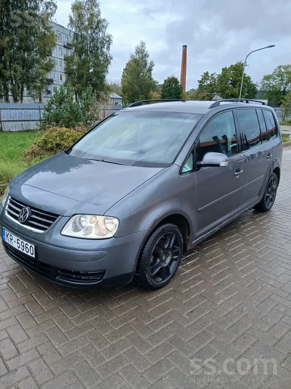 Pārdodu VW Touran. 2005 gada 2.0 dīzelis, manuālā ātrumkārba. Nobraukums 268