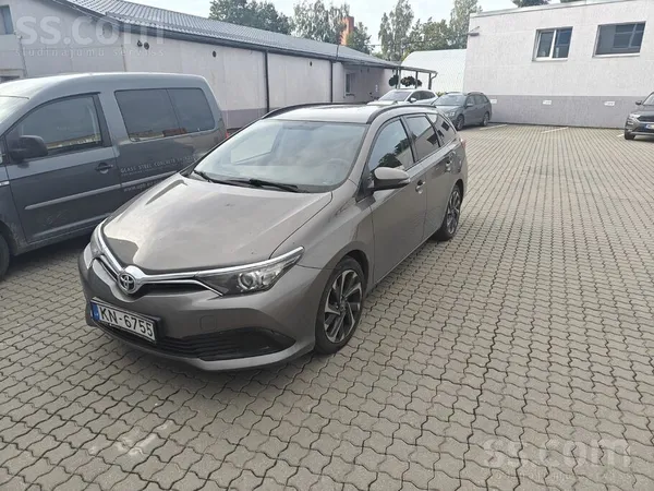 Toyota Auris - 1