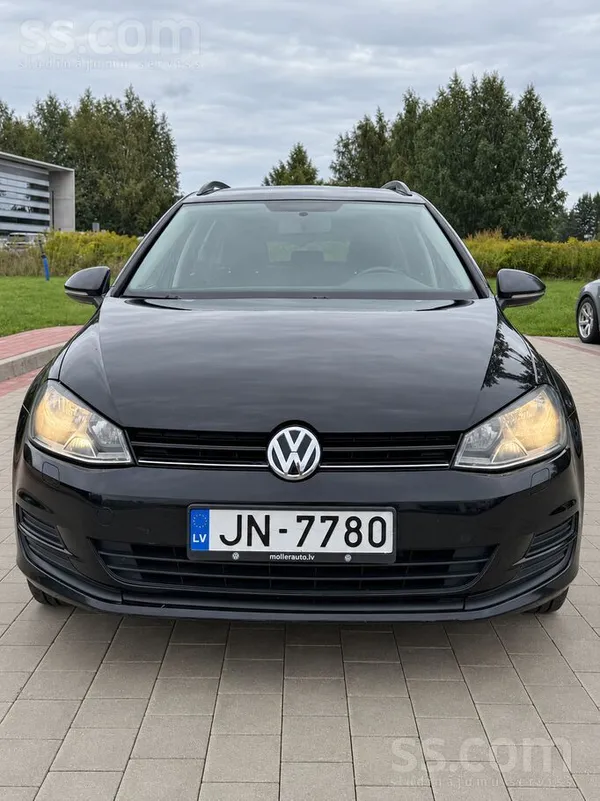 Volkswagen (Lv) Autosalons Capital Motors pārdod 2014. gada V