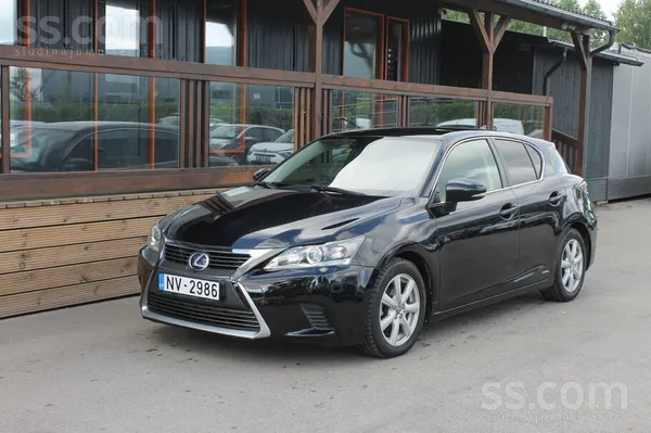 Lexus Pārdodu koptu automobīli , divus gadus atpakaļ iev