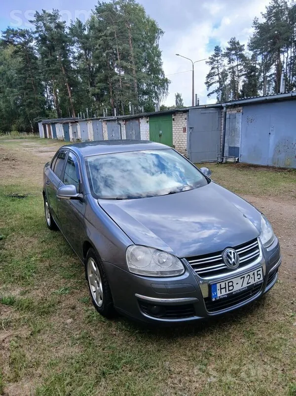 Volkswagen Jetta 2008, 1.9D dīzelis, Manuāls, Sedans, Pelēks — Latvijā