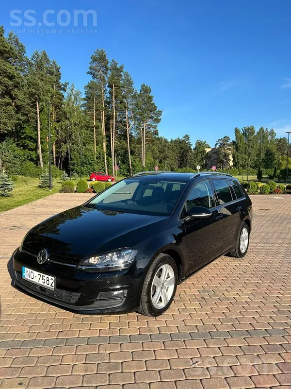 Volkswagen Golf 7 Variant Comfortline 1.6 Tdi Dsg 81 kW (110 Zs). 

Tikko