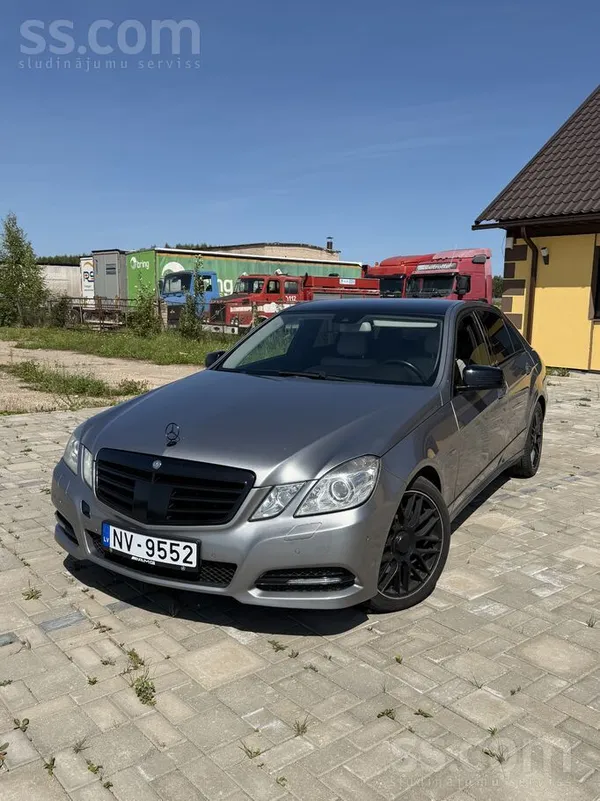 Mercedes E350