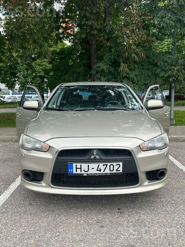 Mitsubishi Lancer