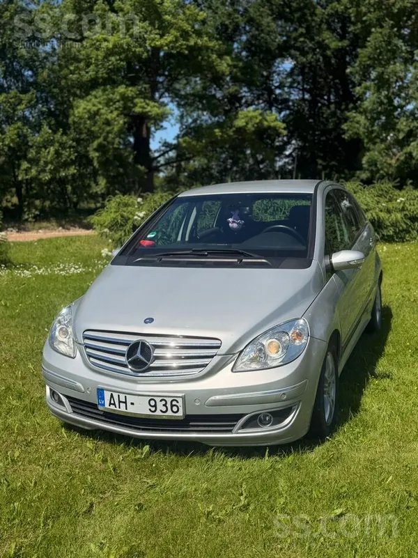 Mercedes B180