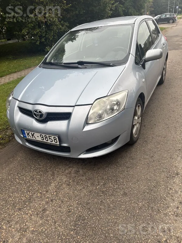 Toyota Pārdodu Toyota Auris 2.0 D-4D labā tehniskā un viz