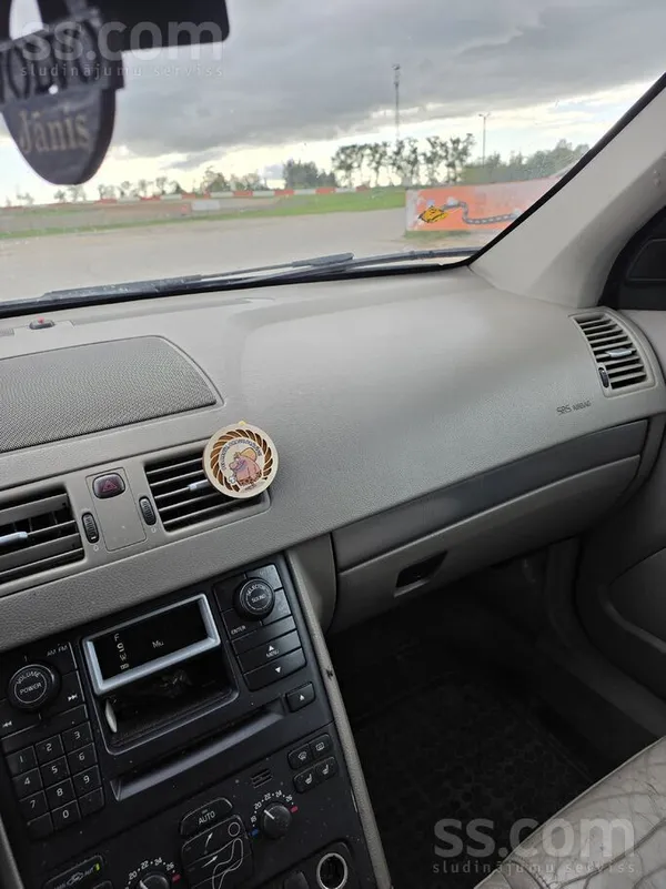 Volvo Pārdodu mašīnu sakarā ar pārvakšanos uz citu valst