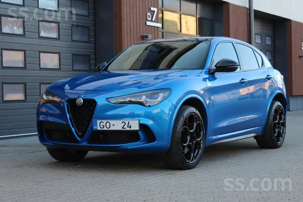 520 zs. Jaunvērtīgs, ekskluzīvs Alfa Romeo Stelvio Quadrifoglio Q4, ar jaudī