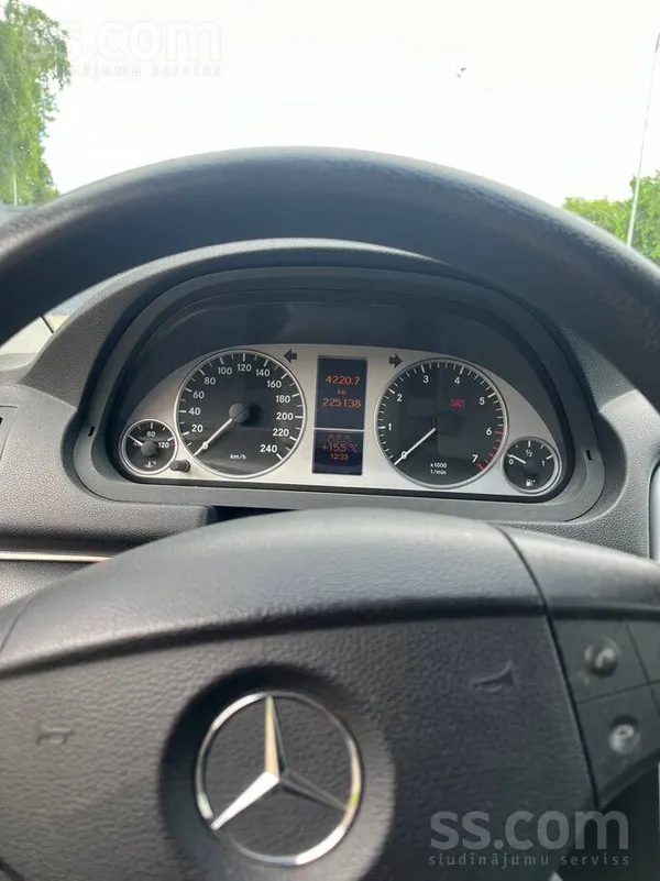 Mercedes B200