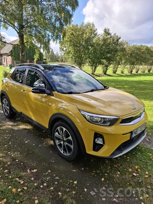 KIA Stonic 2018, 1.4 benzīns, Manuāls, Hečbeks, Dzeltens — Latvijā