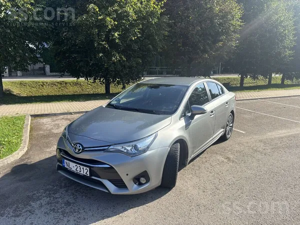 Toyota Avensis - 1