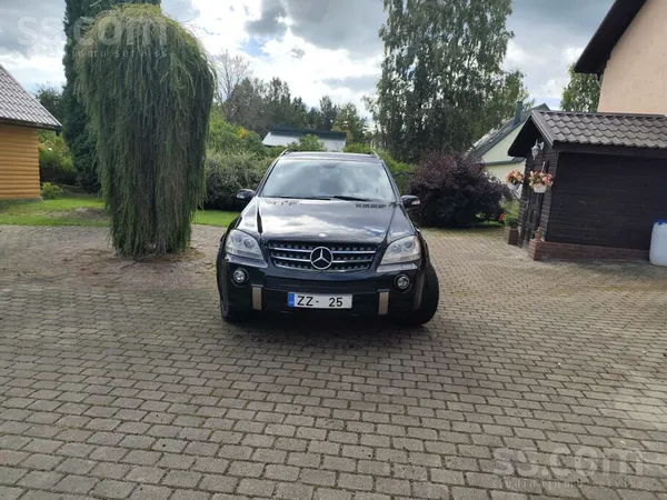 Mercedes Mašīna ļoti labā kārtībā, nauda nav žēlota. Jaunas