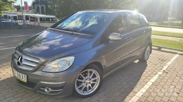 Mercedes B200